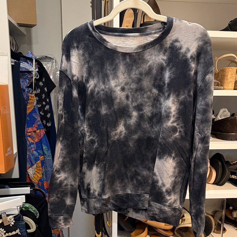 Tie-Dye Long Sleeve Top - Black and Gray